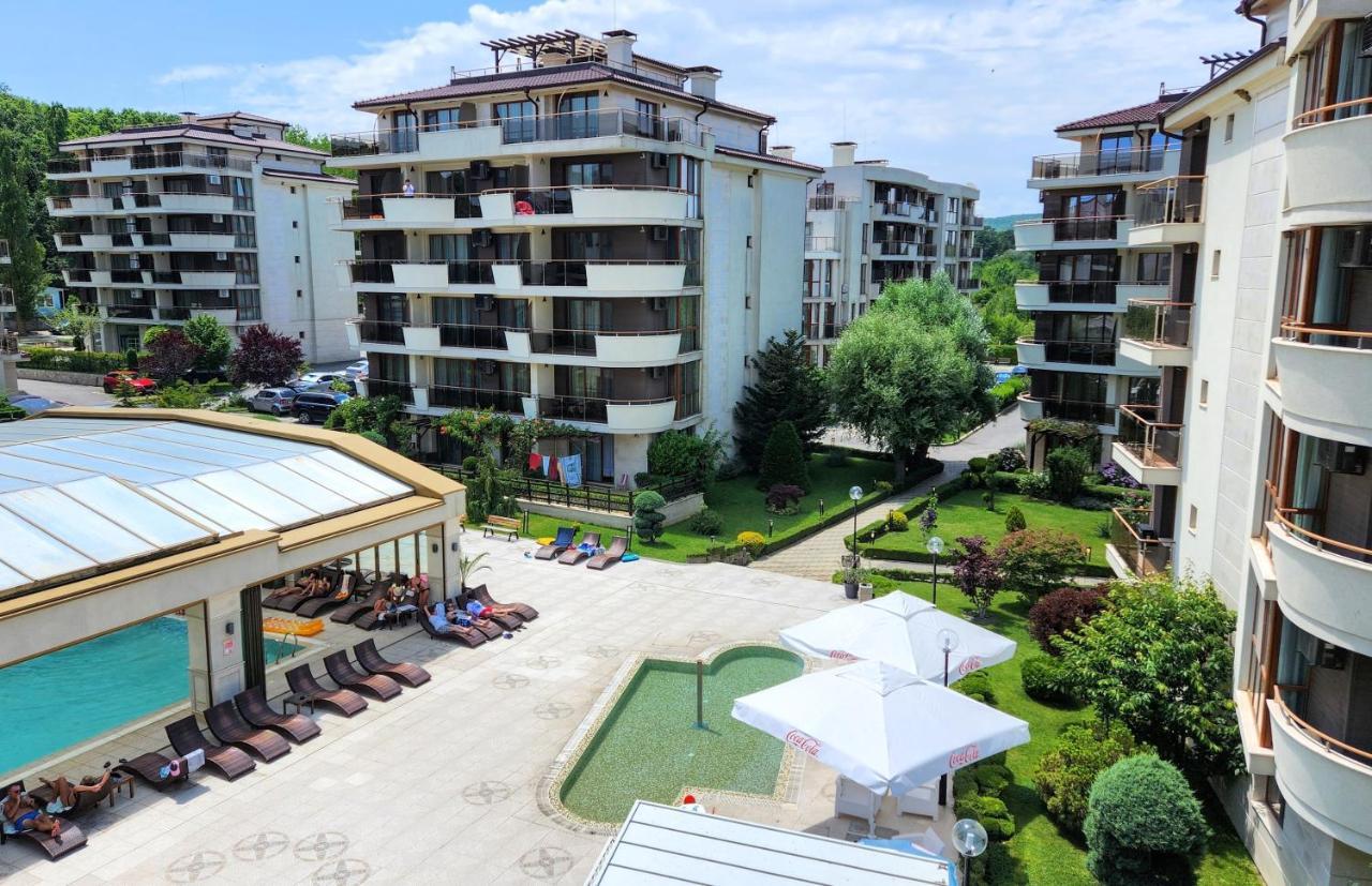 Beach View Apartment シュコルピロフツ エクステリア 写真