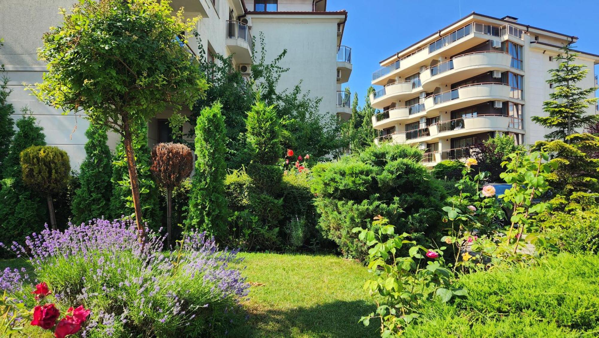 Beach View Apartment シュコルピロフツ エクステリア 写真